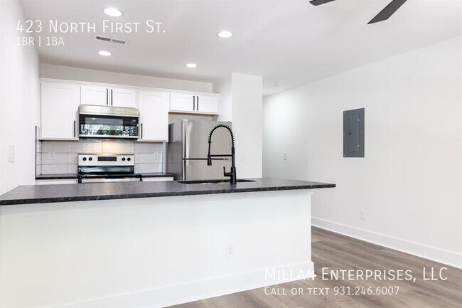 Photo - 423 N 1st St