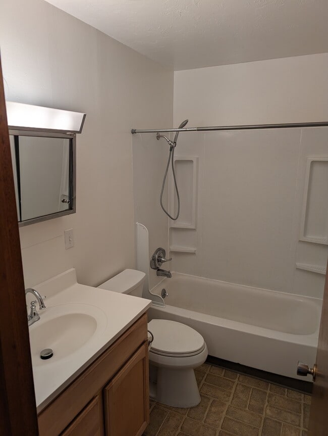 Photo - 2 BD Townhouse in great neighborhood