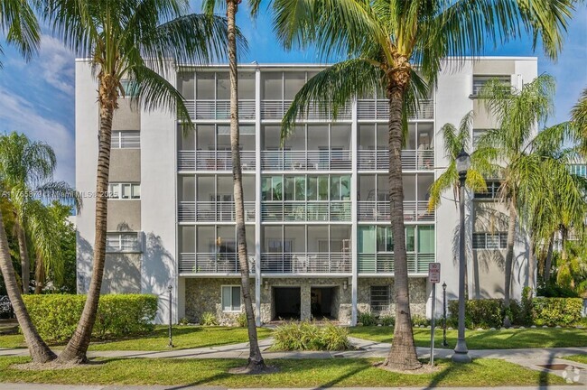 Building Photo - 301 Sunrise Dr Unit 4BE Rental