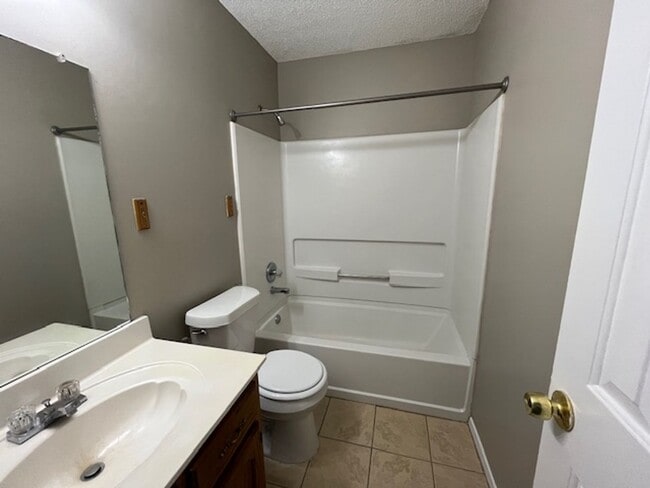 Photo - Renovated 4 Bedroom 2 Bath Home for Rent!!