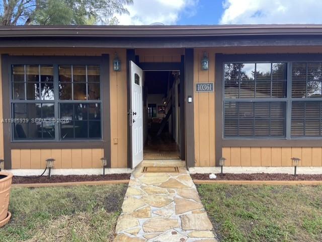 Building Photo - 10361 Juniper Ct