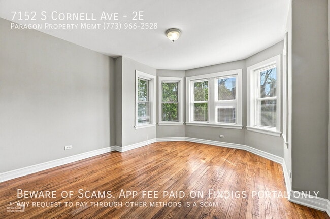 7152 S Cornell Ave Unit 2E