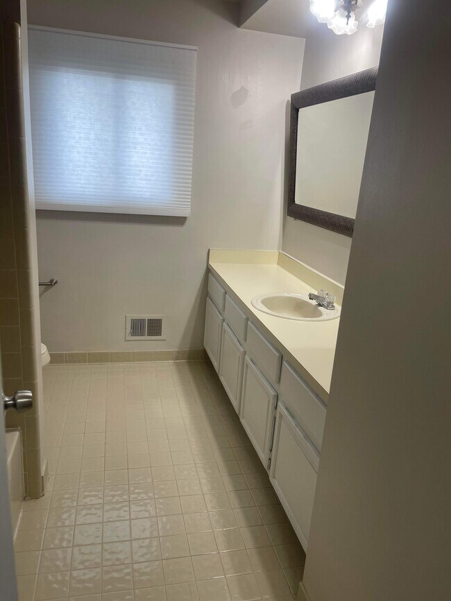 Photo - 43905 Rivergate Dr