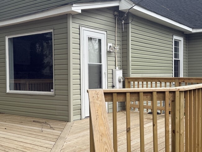 Photo - 307 E Pembroke Ave