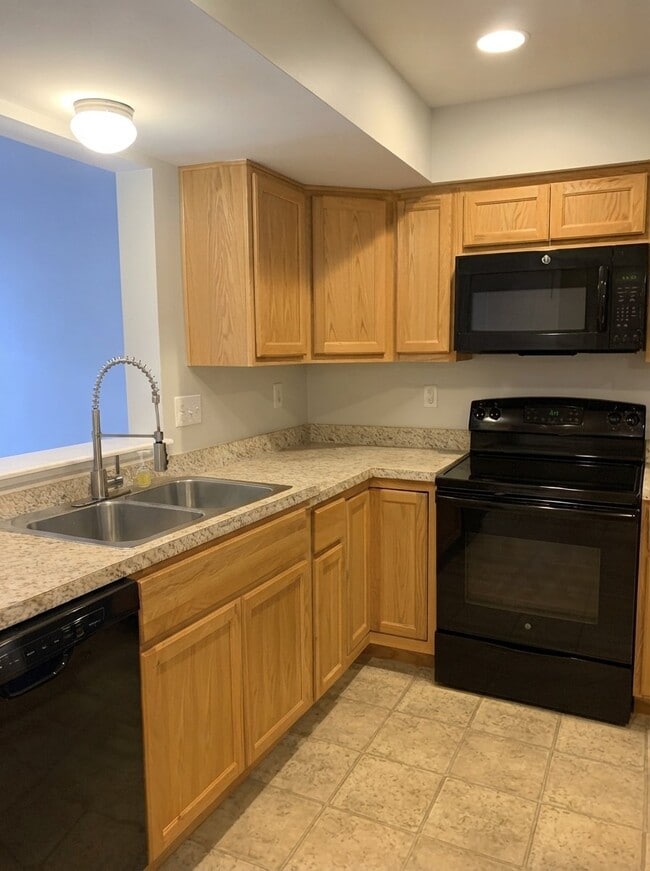 35 Fastview Dr