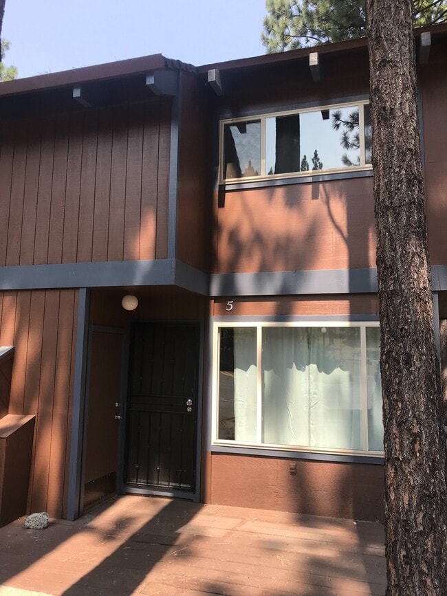 Two Bedroom condo minutes to heavenly - Two Bedroom condo minutes to heavenly