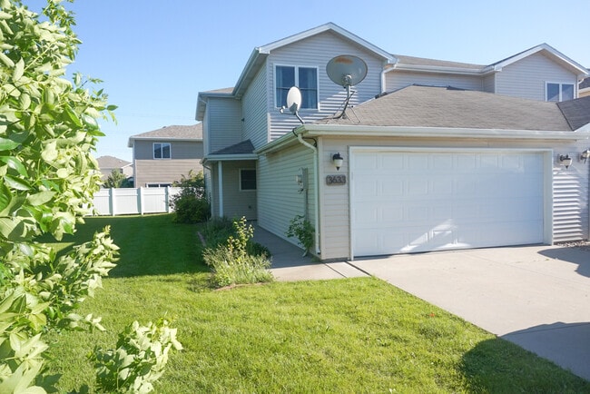 Photo - 3633 McLaughlin Dr Townhome