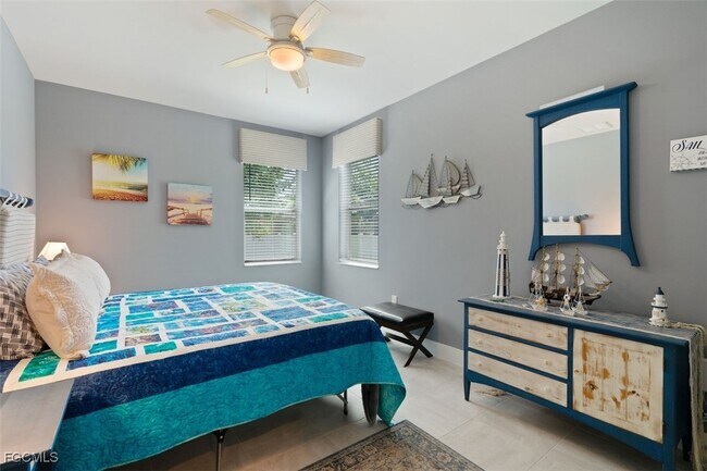 Building Photo - 825 SE 5th Pl