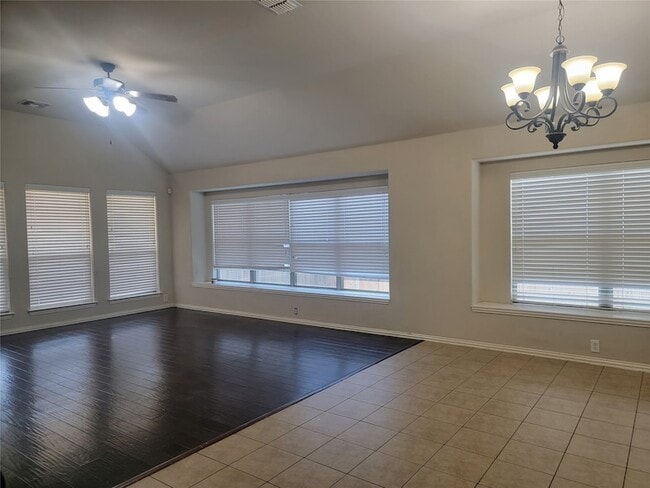 Photo - 628 Nemitz St