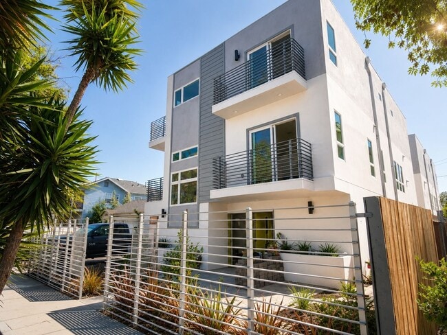 Photo - 3 Bed Modern Townhome + 2-Car Private Garage Unit #6650 1/2