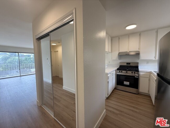 Photo - 523 Ashland Ave Unit 6