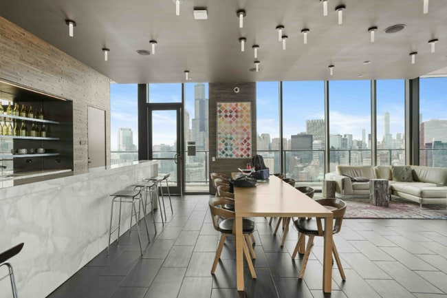 Photo - 998 S State St