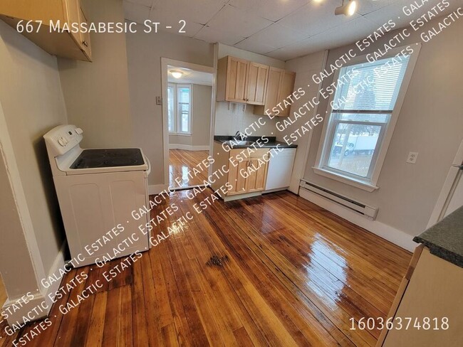 2 bedroom 1 bath east side Manchester NH 2... - 2 bedroom 1 bath east side Manchester NH 2... Apartment Unit 2