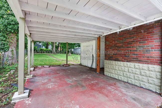 Photo - 9006 Baroda Ave