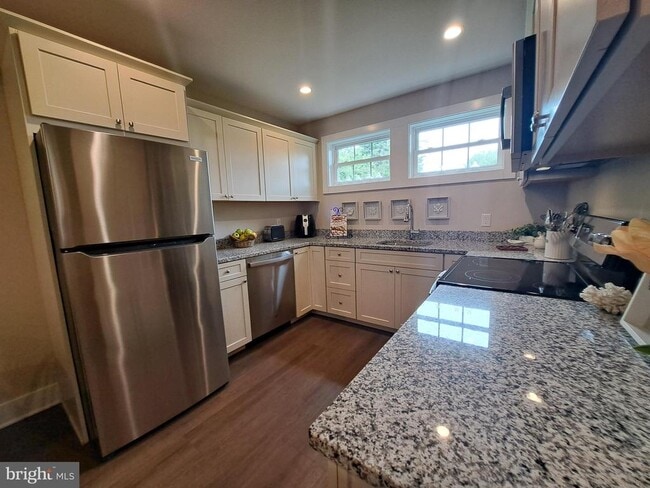 Photo - 15550 New Rd