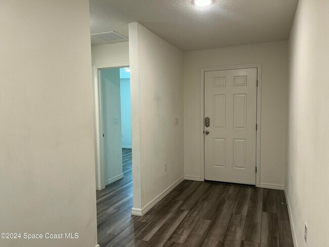 Photo - 1178 Dania Cir