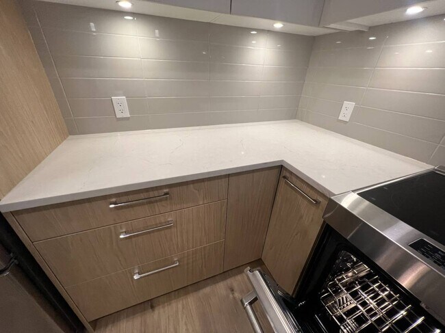 Photo - 3182 Gladwin Rd Unit 311