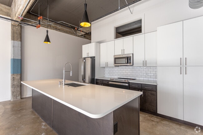 2BR, 2BA - 1,455SF