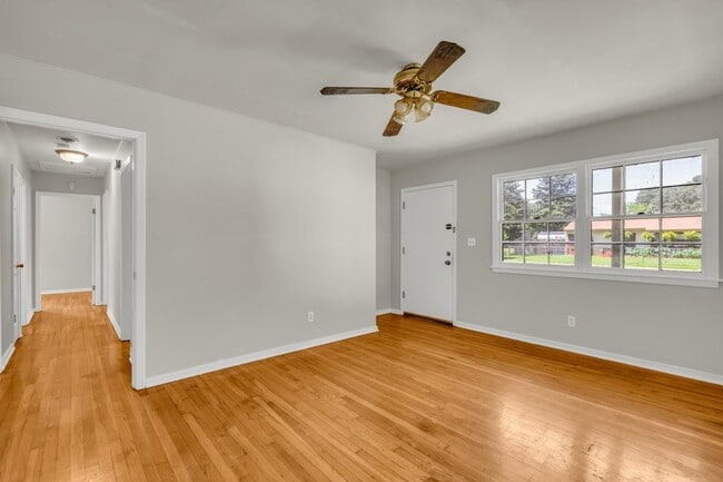 Photo - 706 Cypress St