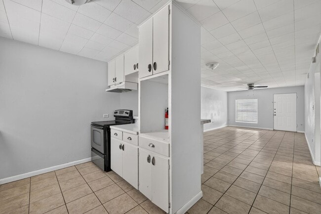 1120 Valley View Dr Unit B2