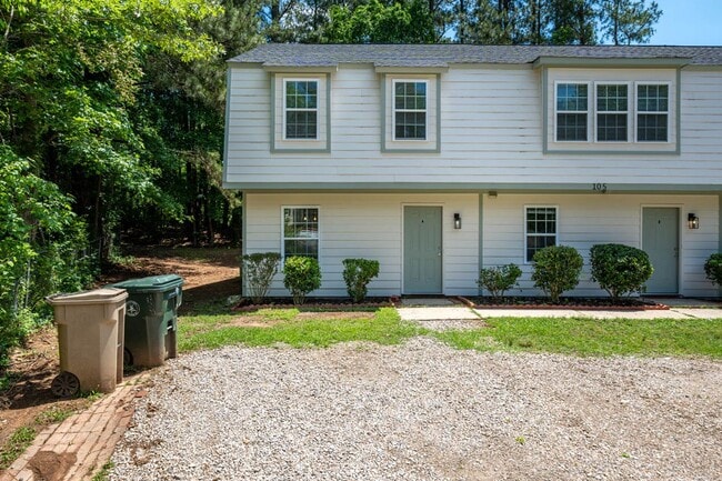 Photo - 105 Stowe Pl