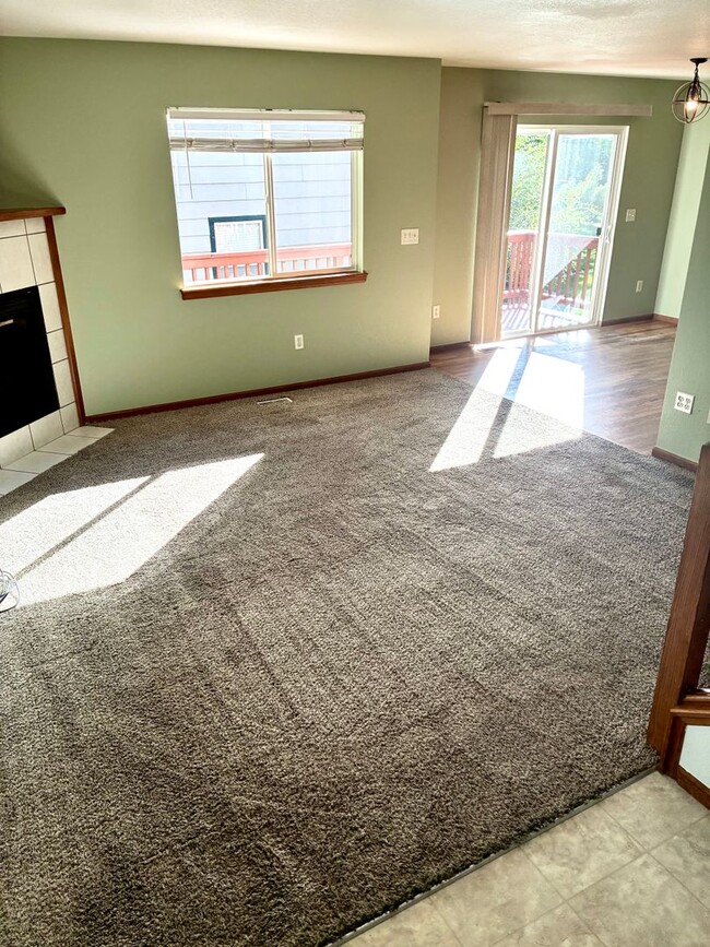 Photo - Beautiful 3 bedroom, 2 and 2-1/2 bath Townhome with 2 car attached garage and Finished Basement w...