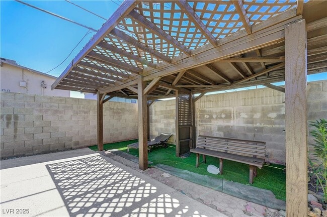 Photo - 6413 Bannock Way