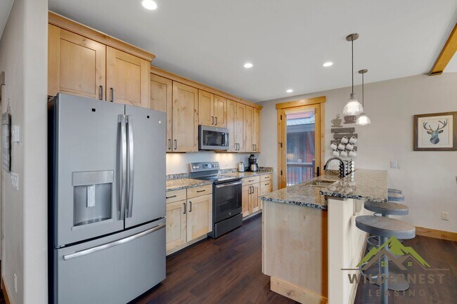 Photo - Beautiful Furnished Townhome with infared sauna, finished garage and community amenties