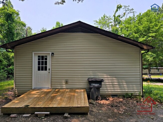 Photo - 307 C C Camp Rd