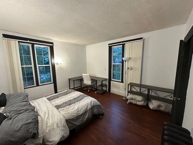 Building Photo - 123 Mulberry St