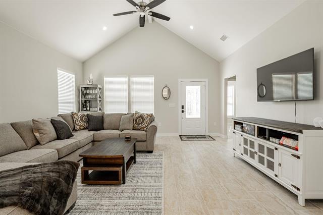 Photo - 114 Sierra Madre St