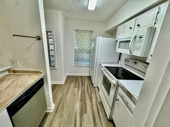Photo - 10555 Turtlewood Ct Unit 102