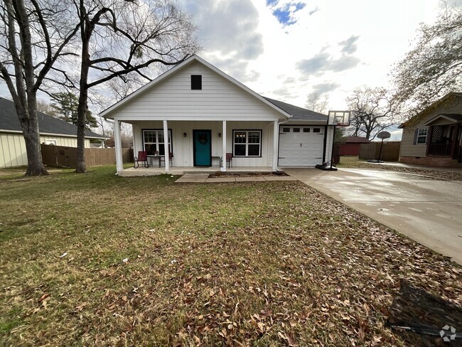 Building Photo - 1008 Big Rock St Rental