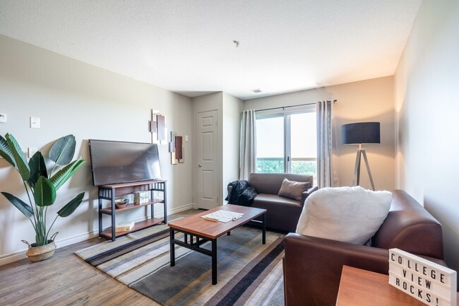 Salon - Collegeview Commons