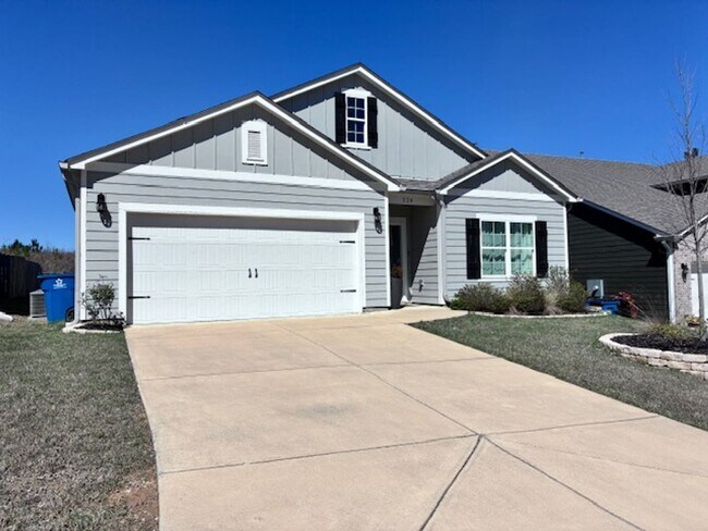 Photo - 224 Park Crest Run