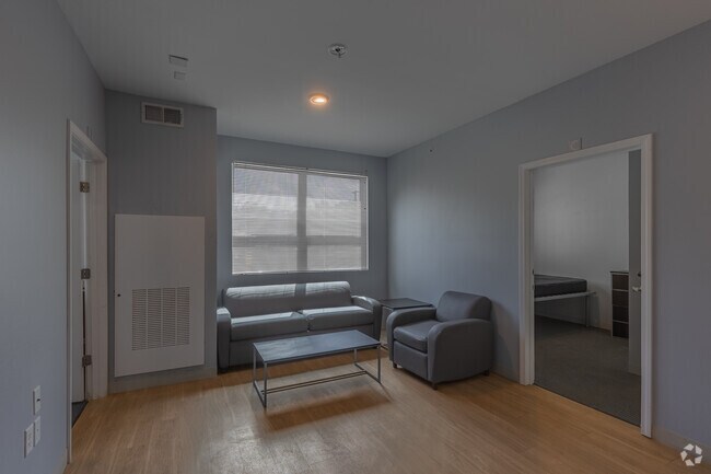 C1 3BR, 3BA - 1,077SF - Living Room