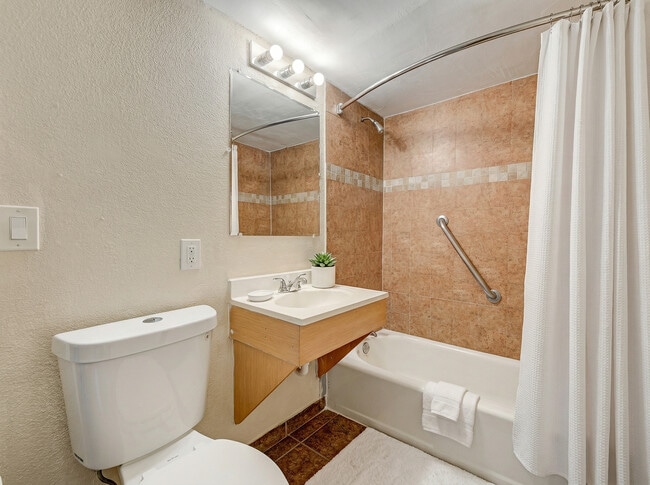 Photo - On The Boulevard Suites