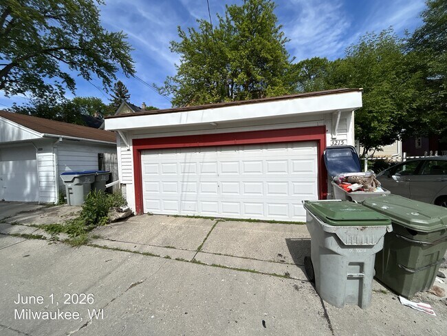 Photo - 3215 N Bartlett Ave