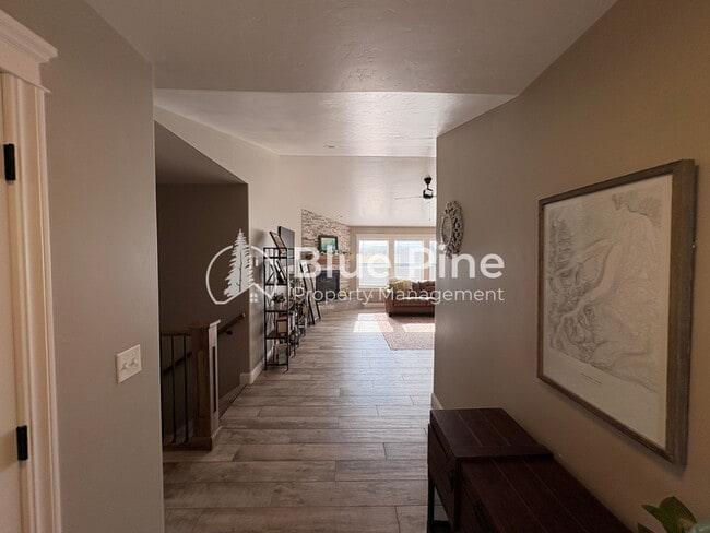 Photo - 1890 Mesa Cyn Dr