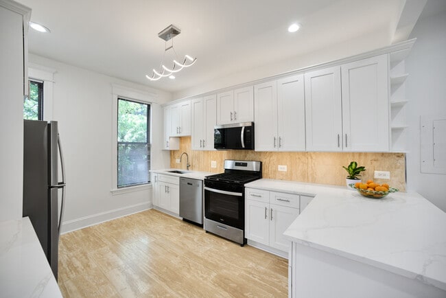 Building Photo - 858 W Armitage Ave Unit 3 Rental