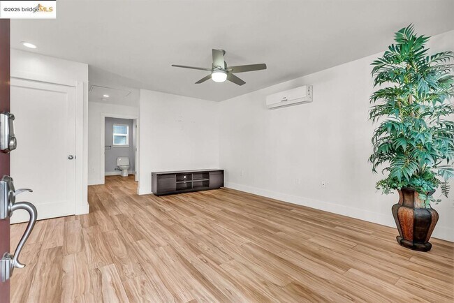 Photo - 507 Maple St