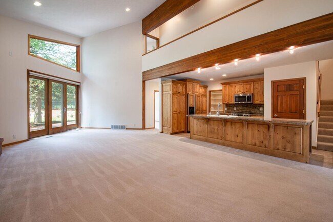 2776 Estates Dr
