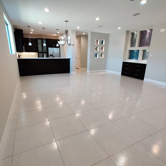 Photo - 9368 N 15th St