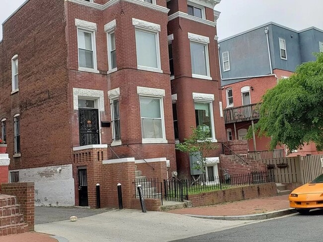 Building Photo - 80 Seaton Pl NW