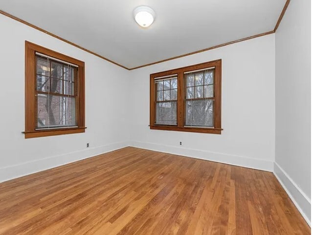 832 S Main St