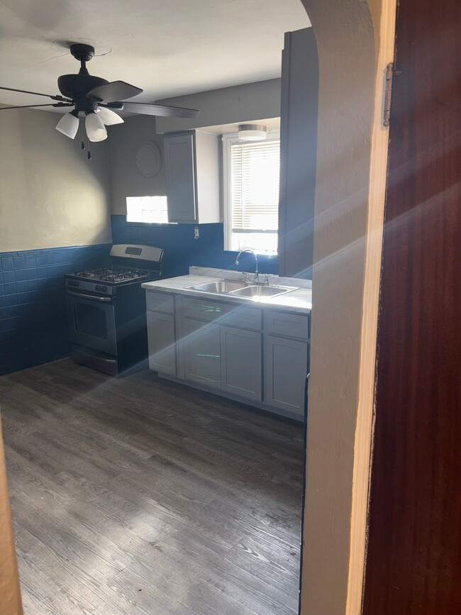 Photo - 1534 Orchid Ave
