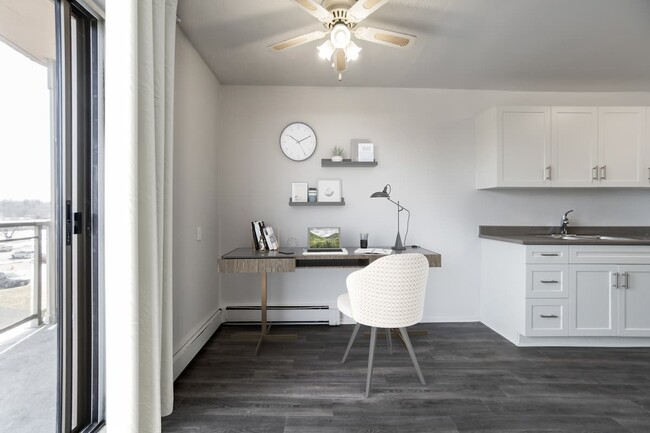 Photo - Springbank Manor