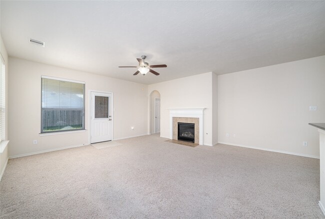 Building Photo - 16907 Great Oaks Glen Dr