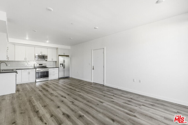 Photo - 11408 Sarah St Unit 301