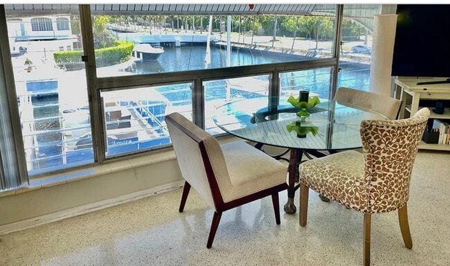 Photo - Cadillac Villa